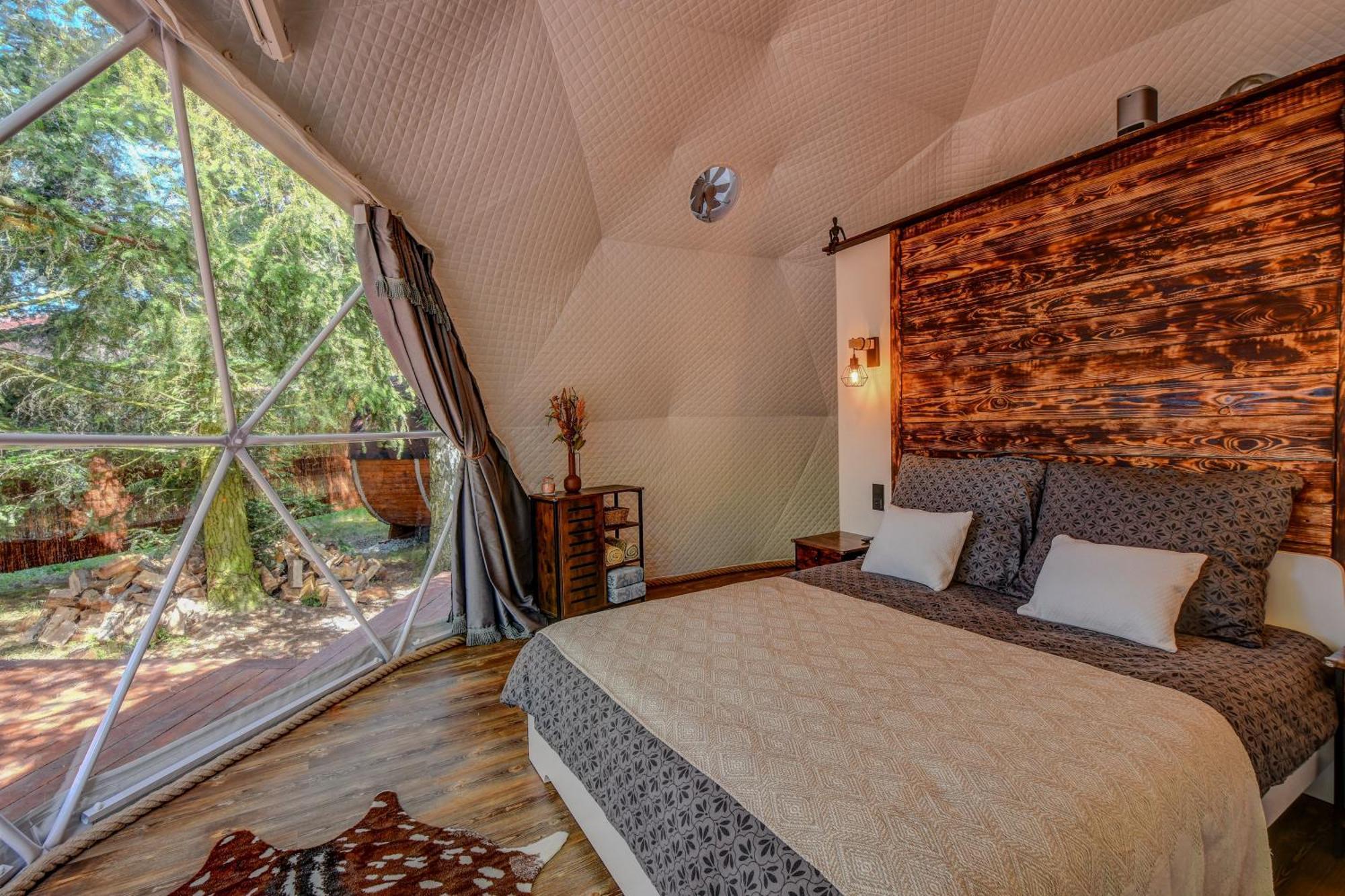 Отель Tiche Misto Glamping Слапы Экстерьер фото
